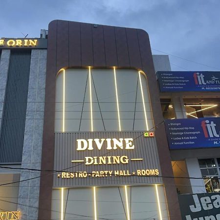 Divine Hotel Karnāl Eksteriør bilde