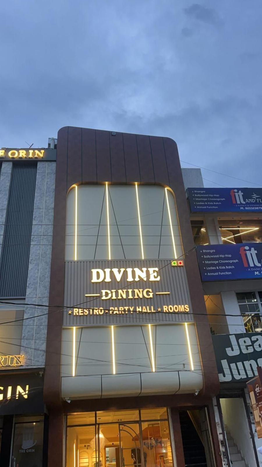 Divine Hotel Karnāl Eksteriør bilde